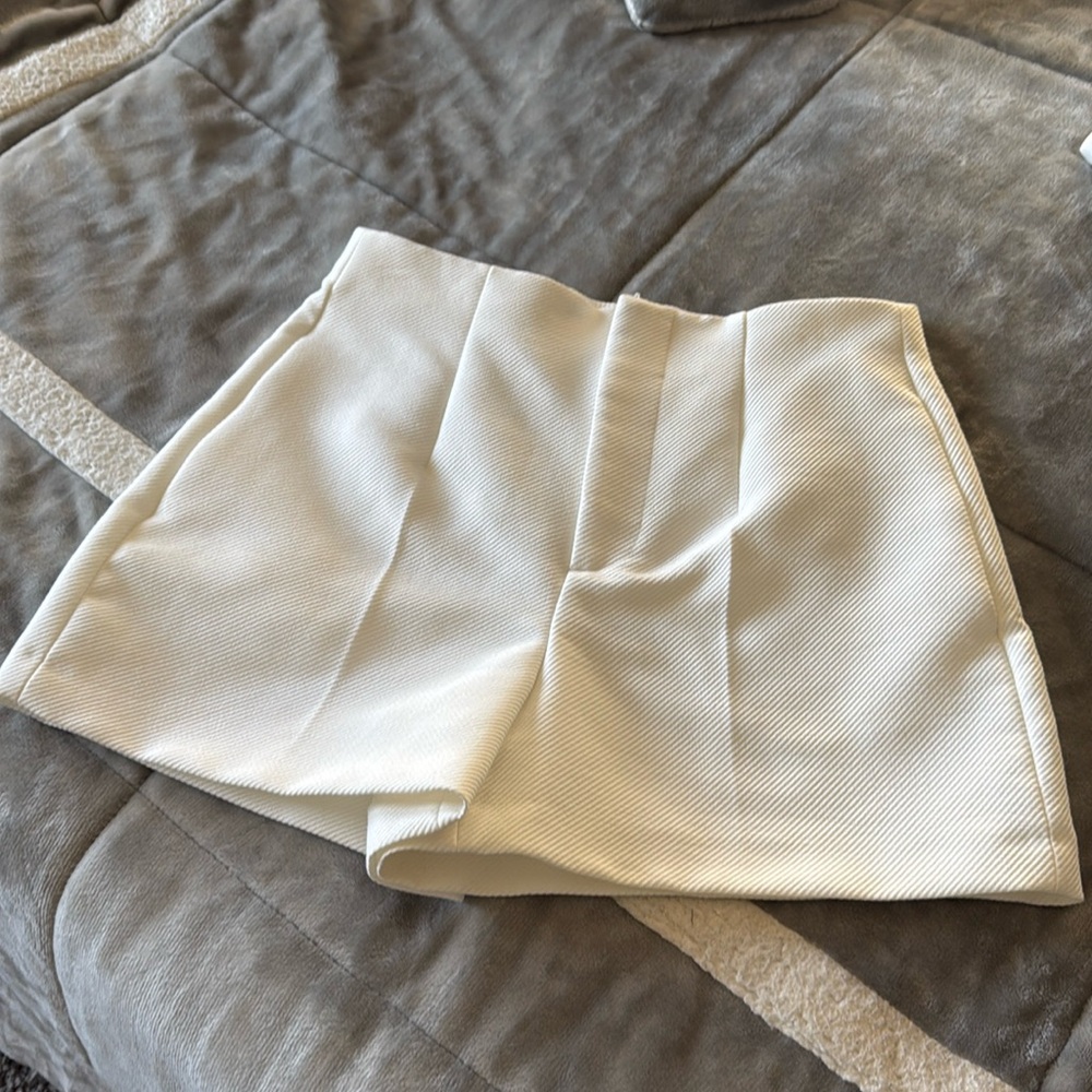 Zara women's dressy shorts